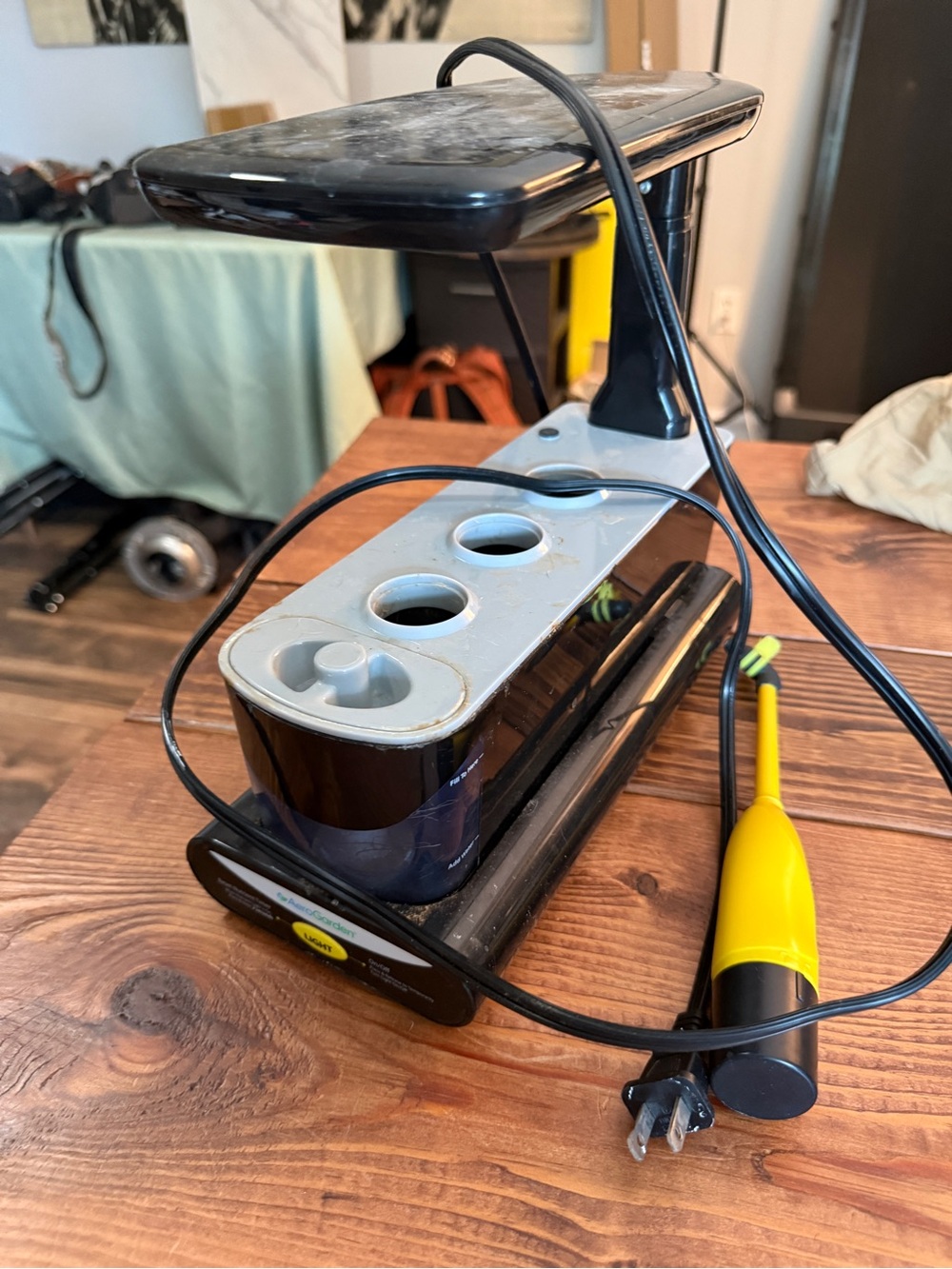 AeroGarden Indoor Hydroponic Garden with Pollinator Tool